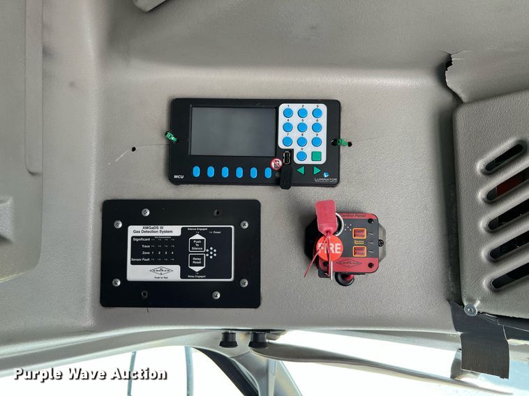 image for item LF9499 2016 Chevrolet Express  shuttle bus