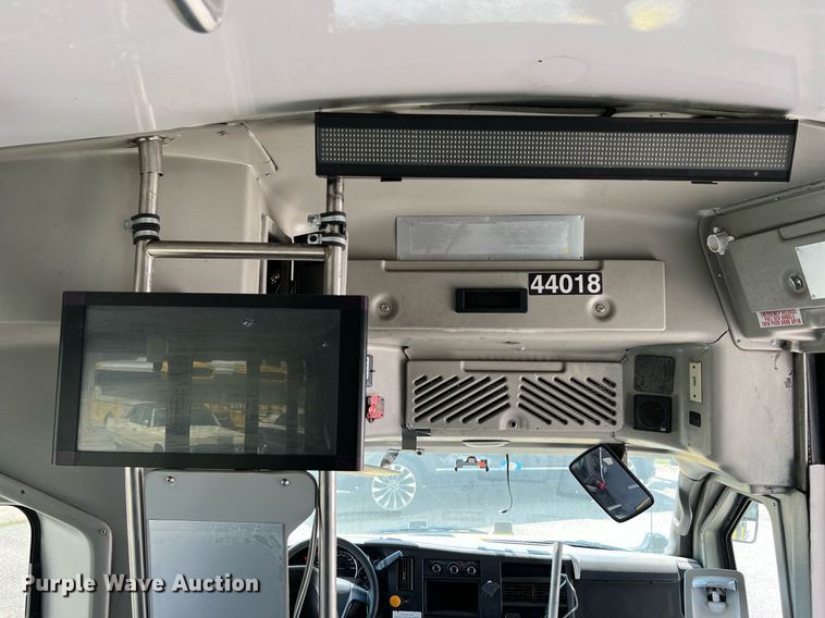 image for item LF9499 2016 Chevrolet Express  shuttle bus