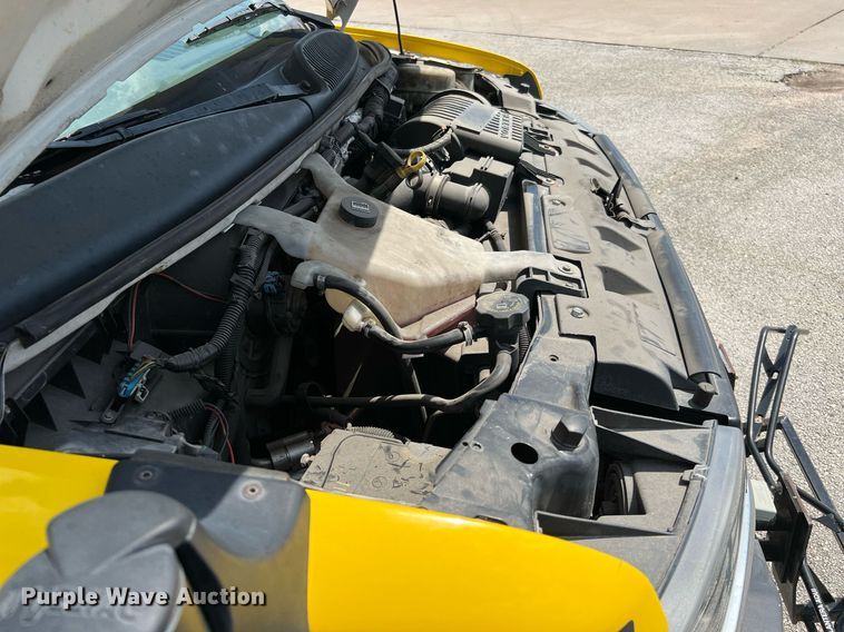 image for item LF9499 2016 Chevrolet Express  shuttle bus