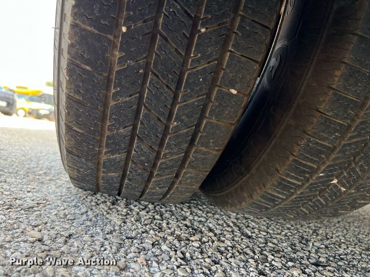 image for item LF9499 2016 Chevrolet Express  shuttle bus