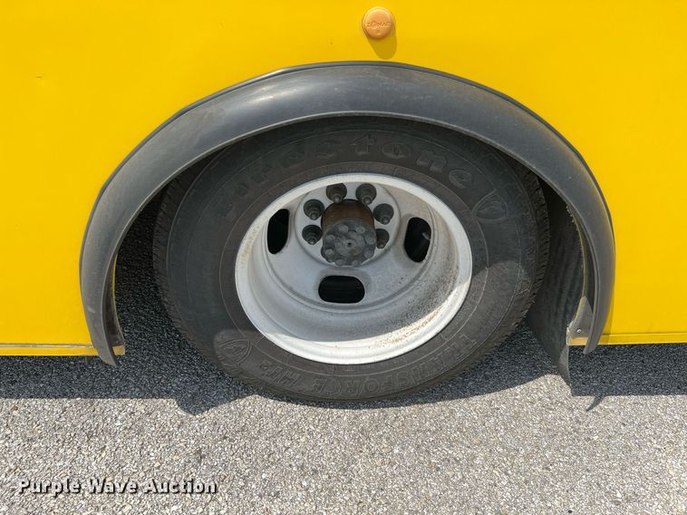 image for item LF9499 2016 Chevrolet Express  shuttle bus