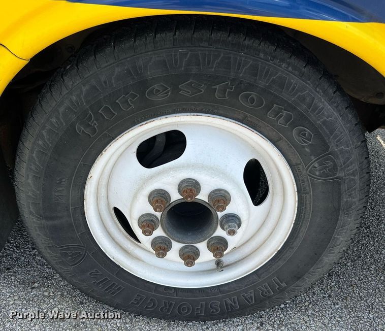 image for item LF9499 2016 Chevrolet Express  shuttle bus