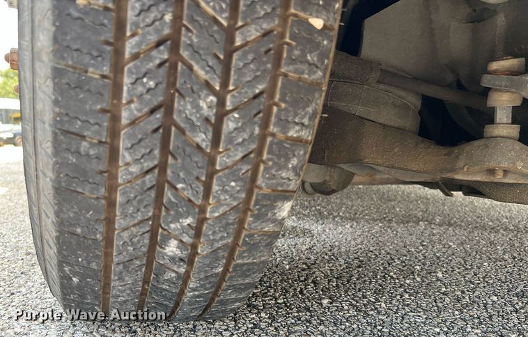 image for item LF9499 2016 Chevrolet Express  shuttle bus