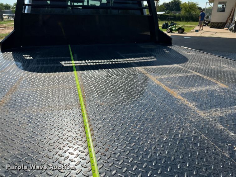 image for item LF9502 2020 Chevrolet Silverado 3500HD  Crew Cab flatbed pickup truck