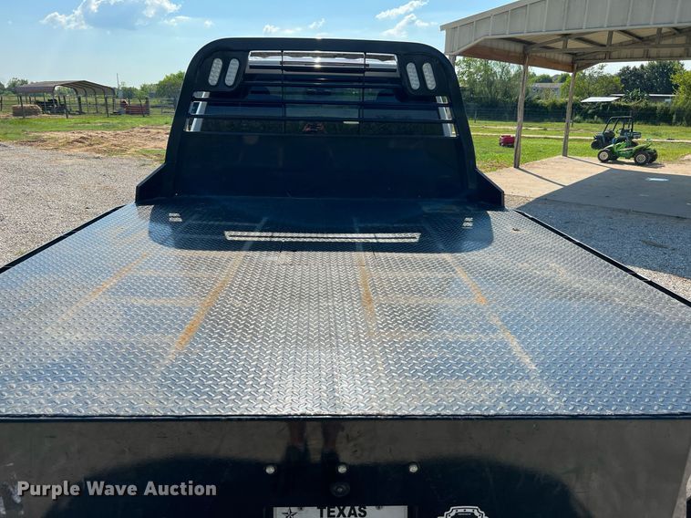 image for item LF9502 2020 Chevrolet Silverado 3500HD  Crew Cab flatbed pickup truck