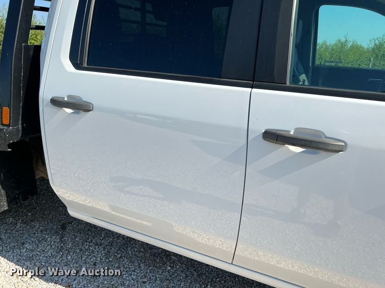 image for item LF9502 2020 Chevrolet Silverado 3500HD  Crew Cab flatbed pickup truck