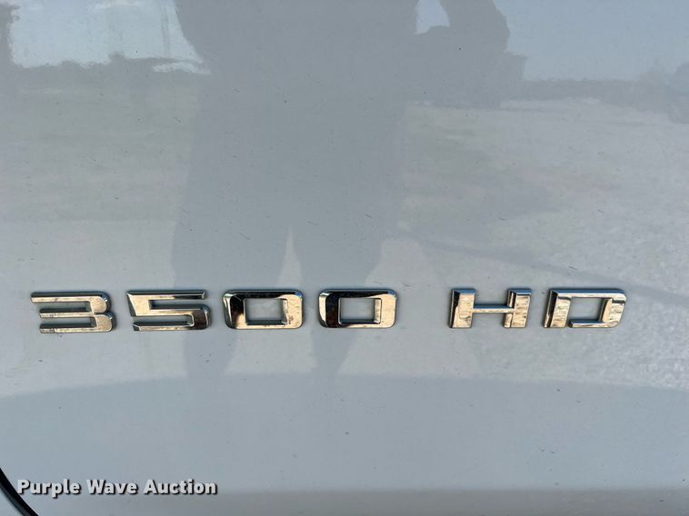 image for item LF9502 2020 Chevrolet Silverado 3500HD  Crew Cab flatbed pickup truck