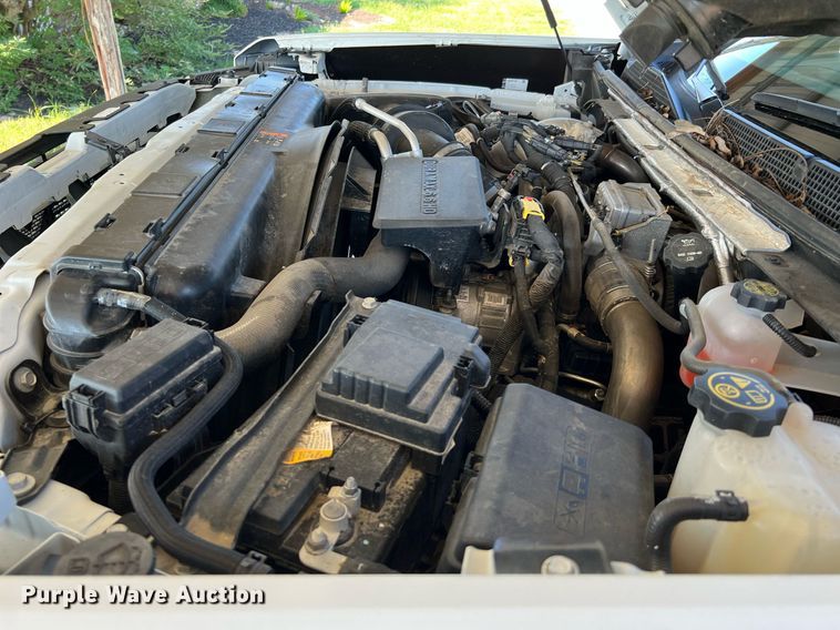 image for item LF9502 2020 Chevrolet Silverado 3500HD  Crew Cab flatbed pickup truck