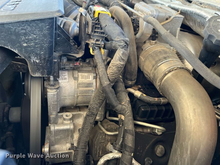 image for item LF9502 2020 Chevrolet Silverado 3500HD  Crew Cab flatbed pickup truck