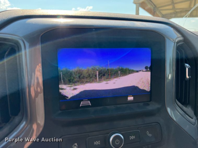 image for item LF9502 2020 Chevrolet Silverado 3500HD  Crew Cab flatbed pickup truck