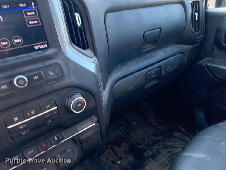 image for item LF9502 2020 Chevrolet Silverado 3500HD  Crew Cab flatbed pickup truck