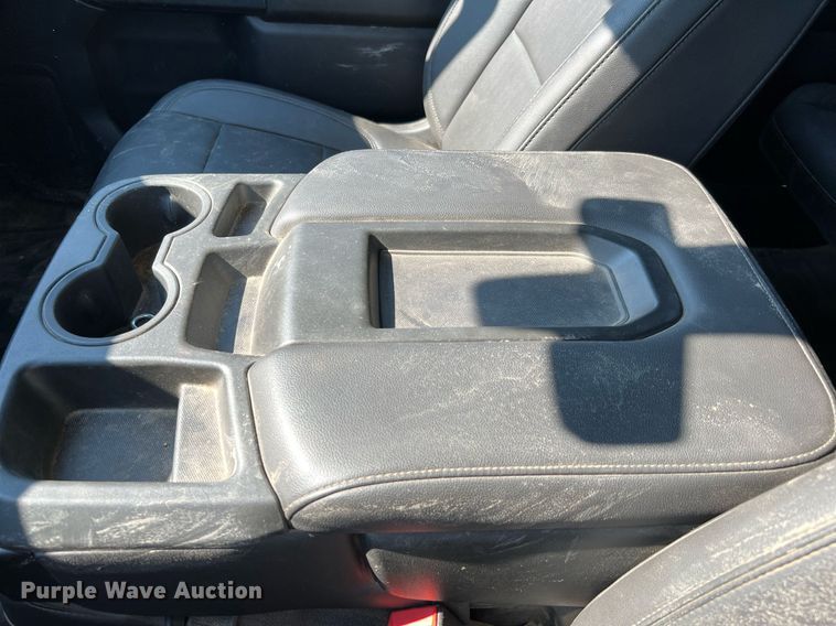 image for item LF9502 2020 Chevrolet Silverado 3500HD  Crew Cab flatbed pickup truck