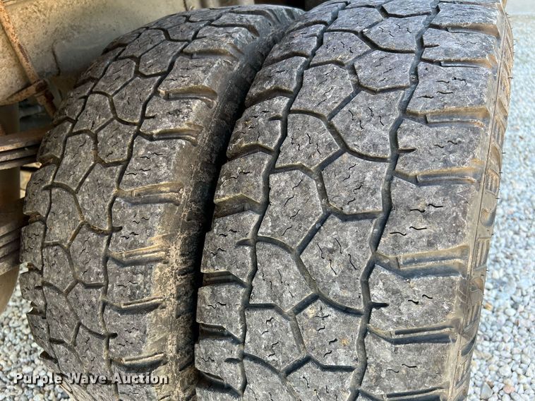 image for item LF9502 2020 Chevrolet Silverado 3500HD  Crew Cab flatbed pickup truck