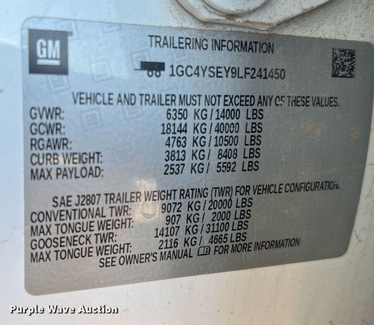 image for item LF9502 2020 Chevrolet Silverado 3500HD  Crew Cab flatbed pickup truck