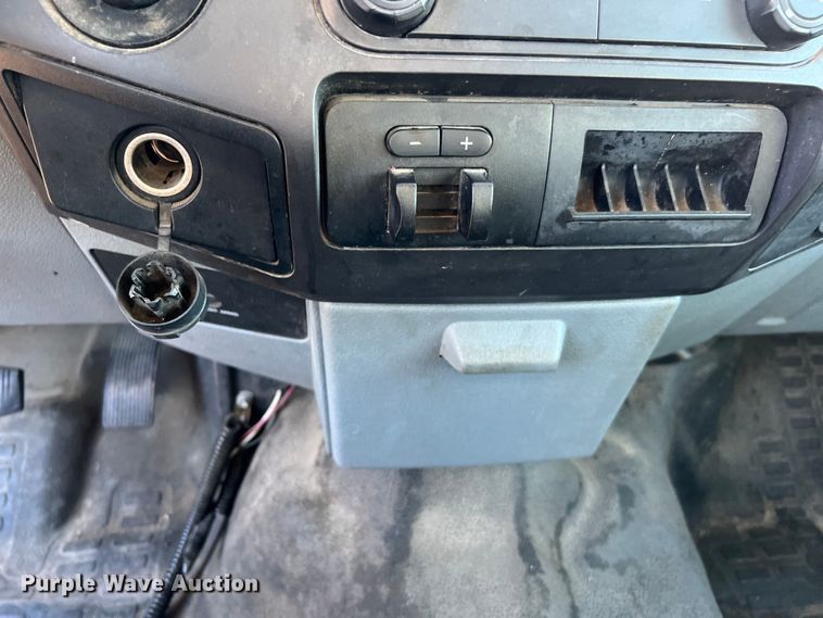 image for item LF9503 2012 Ford F250 Super Duty  SuperCab pickup truck