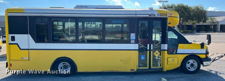 image for item LF9504 2016 Chevrolet Express  shuttle bus