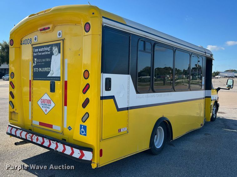 image for item LF9504 2016 Chevrolet Express  shuttle bus