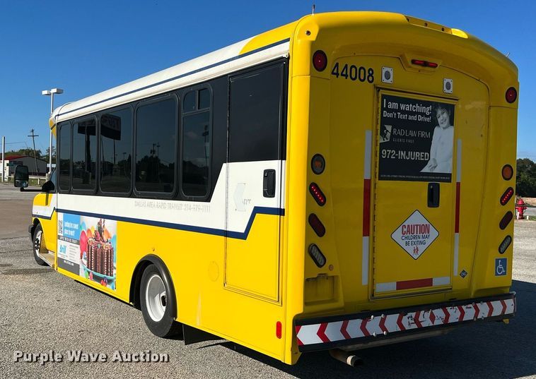 image for item LF9504 2016 Chevrolet Express  shuttle bus