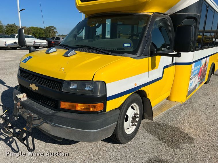 image for item LF9504 2016 Chevrolet Express  shuttle bus