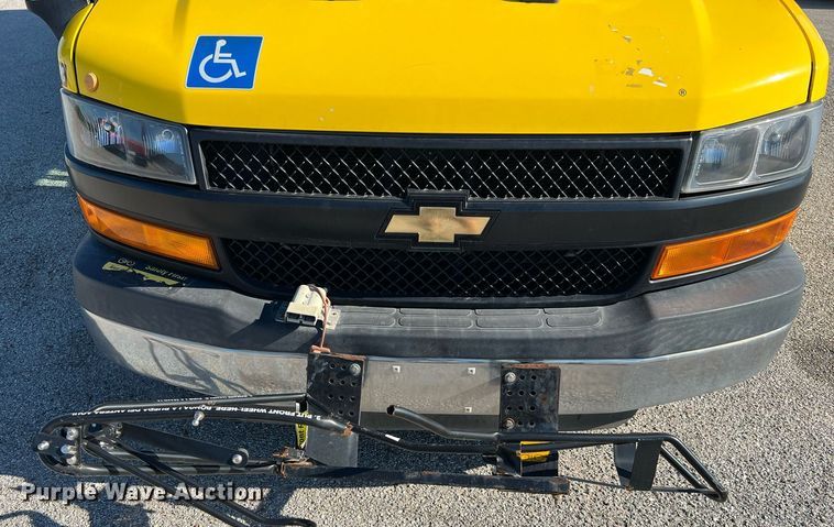 image for item LF9504 2016 Chevrolet Express  shuttle bus