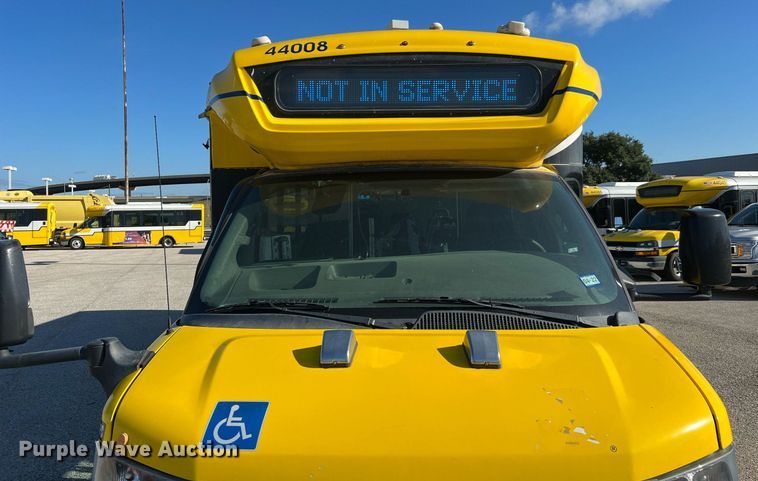 image for item LF9504 2016 Chevrolet Express  shuttle bus