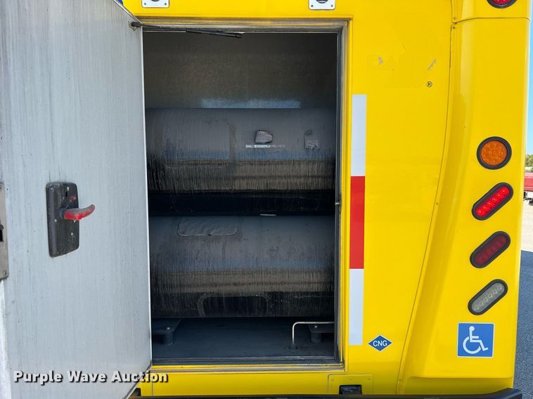 image for item LF9504 2016 Chevrolet Express  shuttle bus