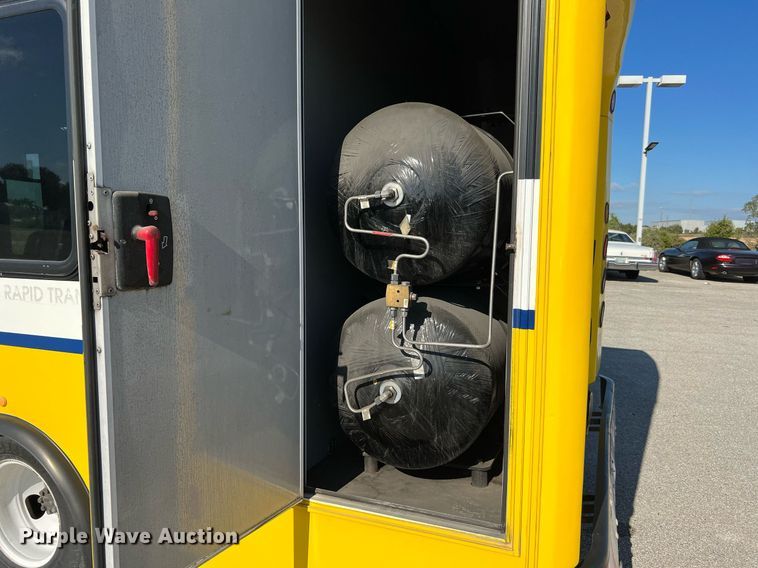 image for item LF9504 2016 Chevrolet Express  shuttle bus