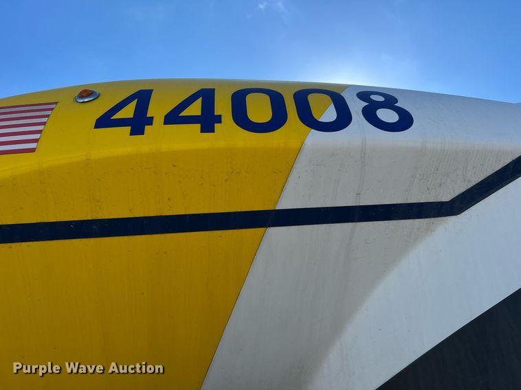 image for item LF9504 2016 Chevrolet Express  shuttle bus