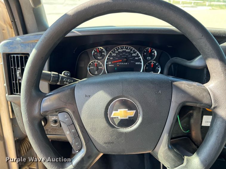 image for item LF9504 2016 Chevrolet Express  shuttle bus