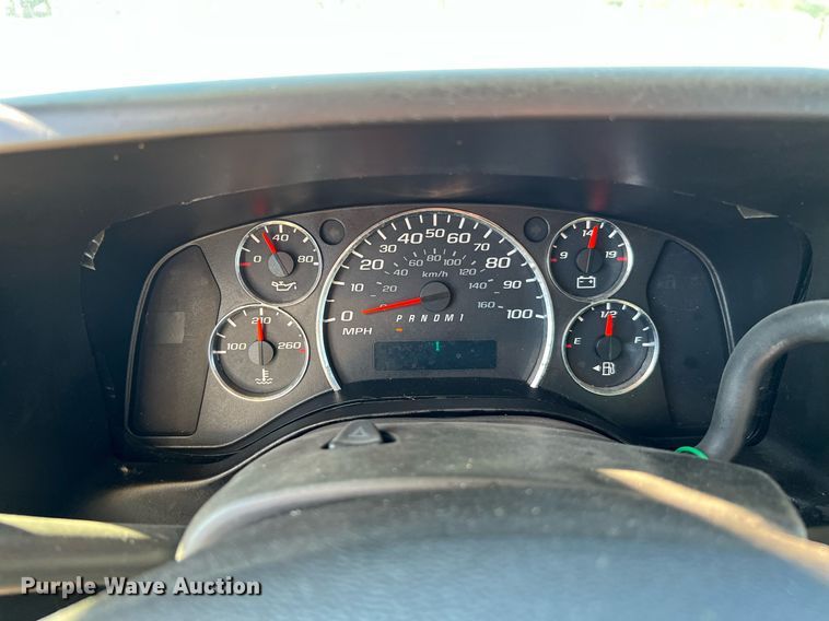 image for item LF9504 2016 Chevrolet Express  shuttle bus