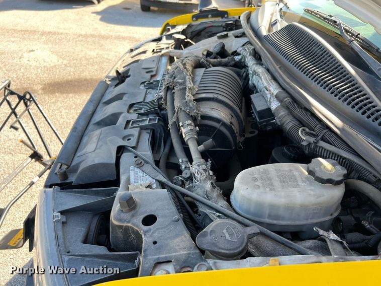 image for item LF9504 2016 Chevrolet Express  shuttle bus