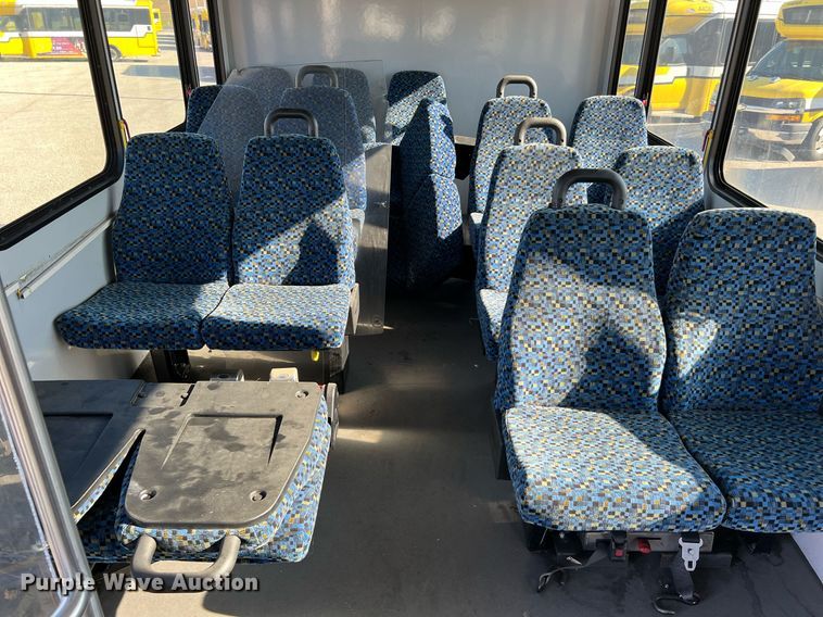 image for item LF9504 2016 Chevrolet Express  shuttle bus