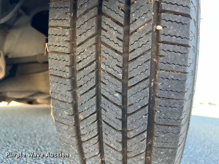 image for item LF9504 2016 Chevrolet Express  shuttle bus