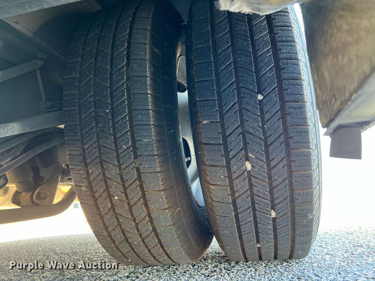 image for item LF9504 2016 Chevrolet Express  shuttle bus