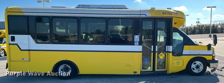 image for item LF9505 2018 Chevrolet Express  shuttle bus