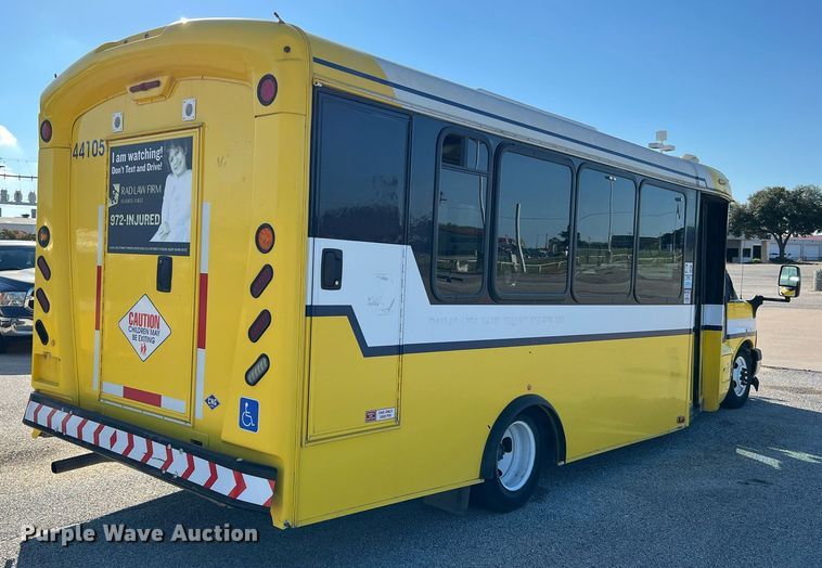 image for item LF9505 2018 Chevrolet Express  shuttle bus