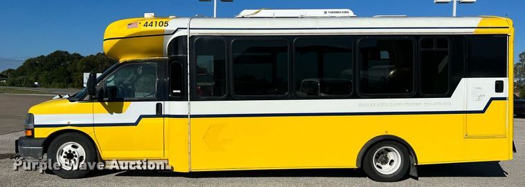 image for item LF9505 2018 Chevrolet Express  shuttle bus