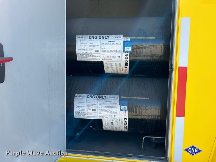 image for item LF9505 2018 Chevrolet Express  shuttle bus