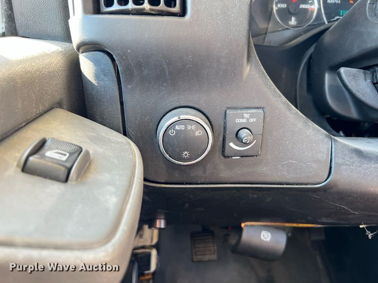 image for item LF9505 2018 Chevrolet Express  shuttle bus