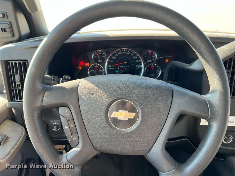 image for item LF9505 2018 Chevrolet Express  shuttle bus