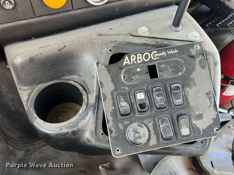 image for item LF9505 2018 Chevrolet Express  shuttle bus