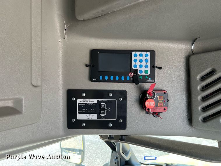 image for item LF9505 2018 Chevrolet Express  shuttle bus