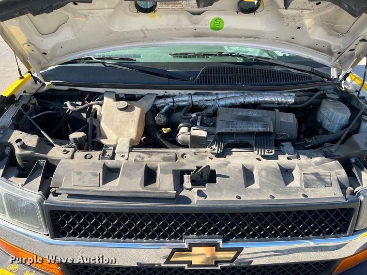 image for item LF9505 2018 Chevrolet Express  shuttle bus