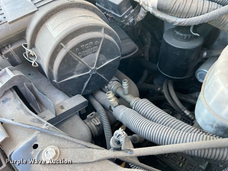 image for item LF9505 2018 Chevrolet Express  shuttle bus