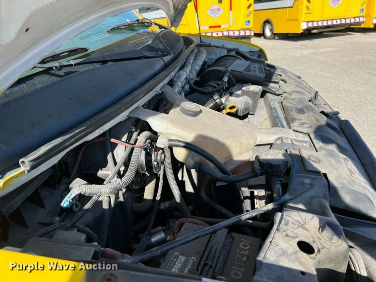 image for item LF9505 2018 Chevrolet Express  shuttle bus