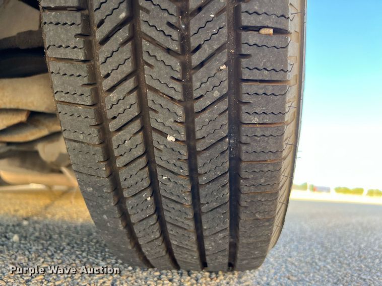 image for item LF9505 2018 Chevrolet Express  shuttle bus