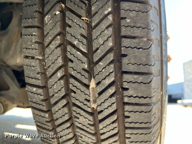 image for item LF9505 2018 Chevrolet Express  shuttle bus