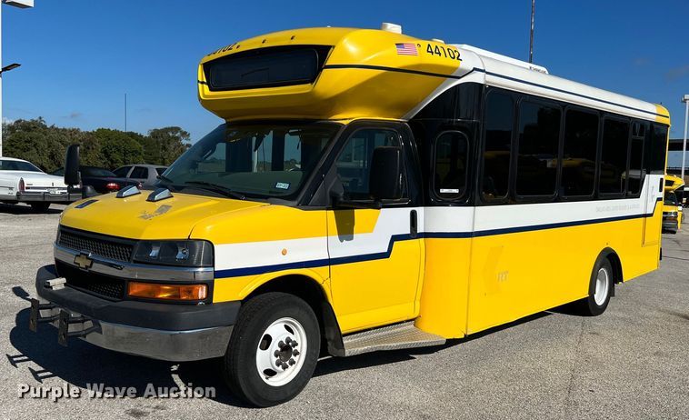 image for item LF9506 2018 Chevrolet Express  shuttle bus