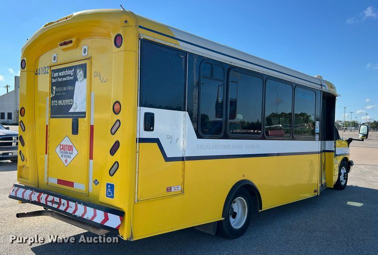 image for item LF9506 2018 Chevrolet Express  shuttle bus