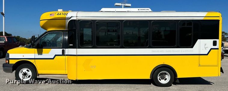 image for item LF9506 2018 Chevrolet Express  shuttle bus